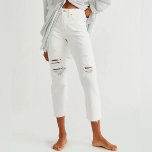 Levi’s Wedgie ripped white jeans perfect condition - size 28